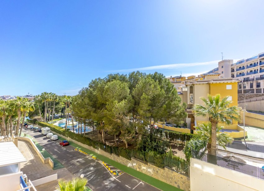 Resale - Apartment - Orihuela Costa - Campoamor