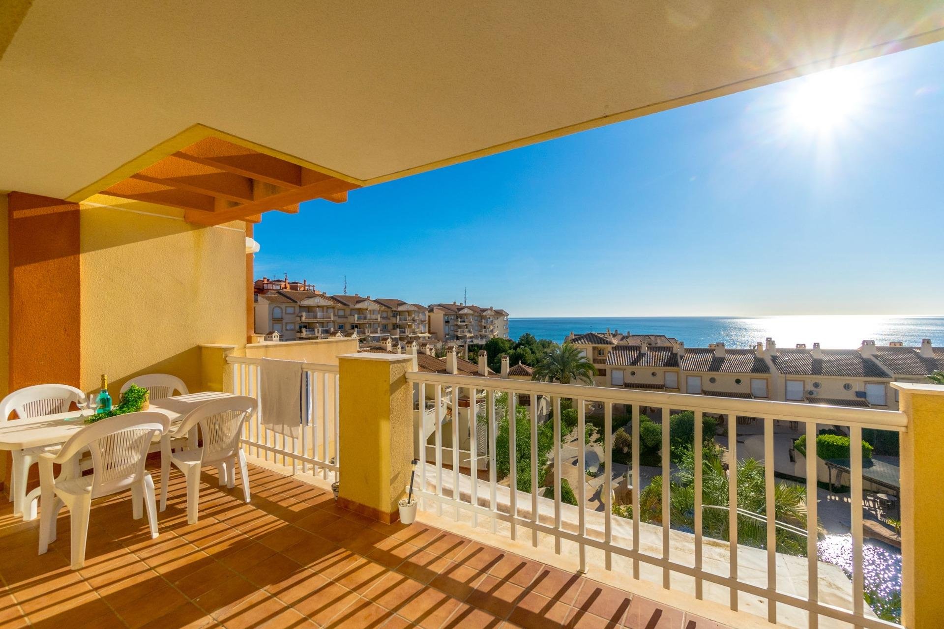 Resale - Apartment - Orihuela Costa - Campoamor