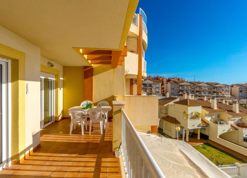 Resale - Apartment - Orihuela Costa - Campoamor