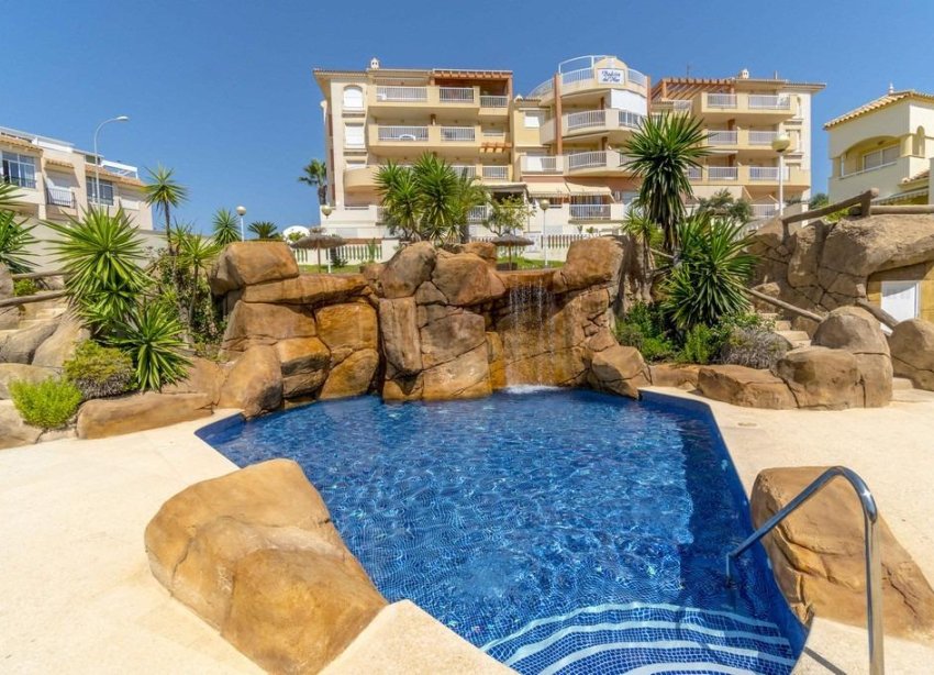 Resale - Apartment - Orihuela Costa - Campoamor