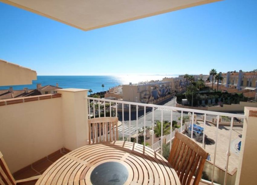 Resale - Apartment - Orihuela Costa - Campoamor