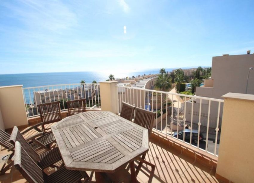 Resale - Apartment - Orihuela Costa - Campoamor