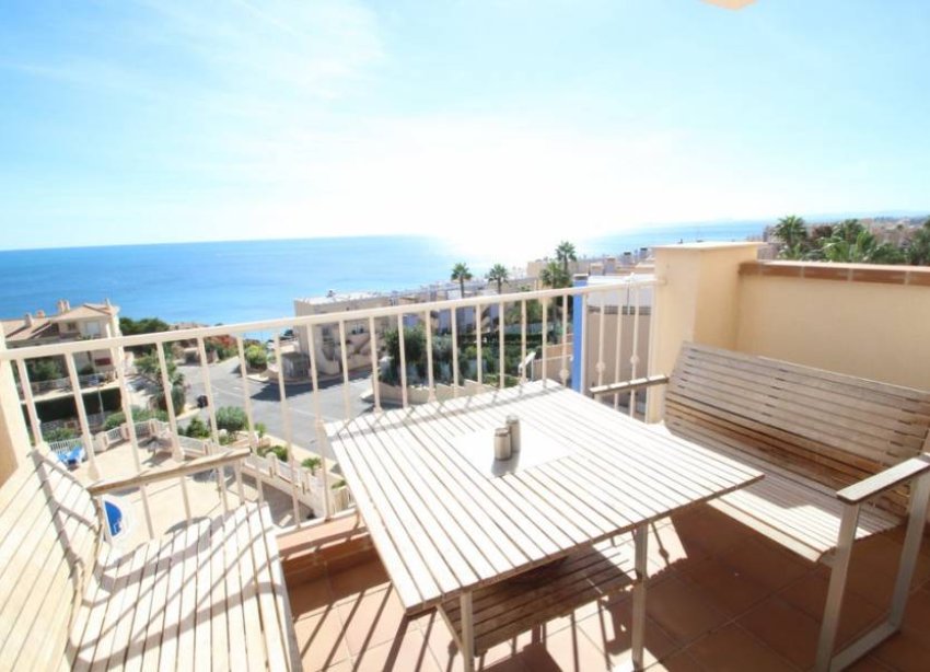 Resale - Apartment - Orihuela Costa - Campoamor