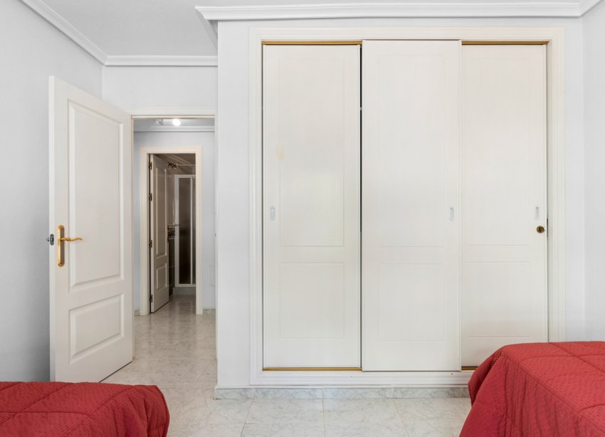 Resale - Apartment - Orihuela Costa - Campoamor