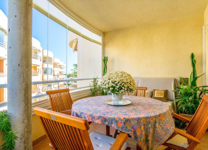 Resale - Apartment - Orihuela Costa - Campoamor
