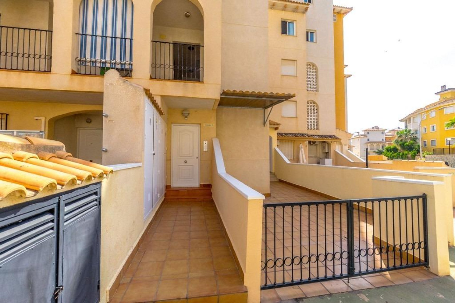 Resale - Apartment - Orihuela Costa - Campoamor