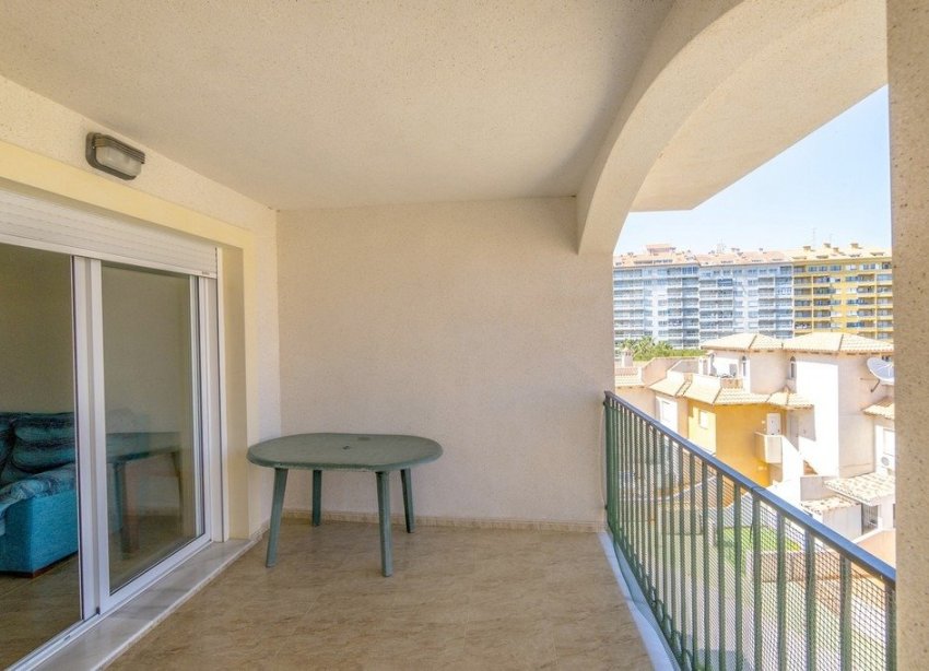 Resale - Apartment - Orihuela Costa - Campoamor