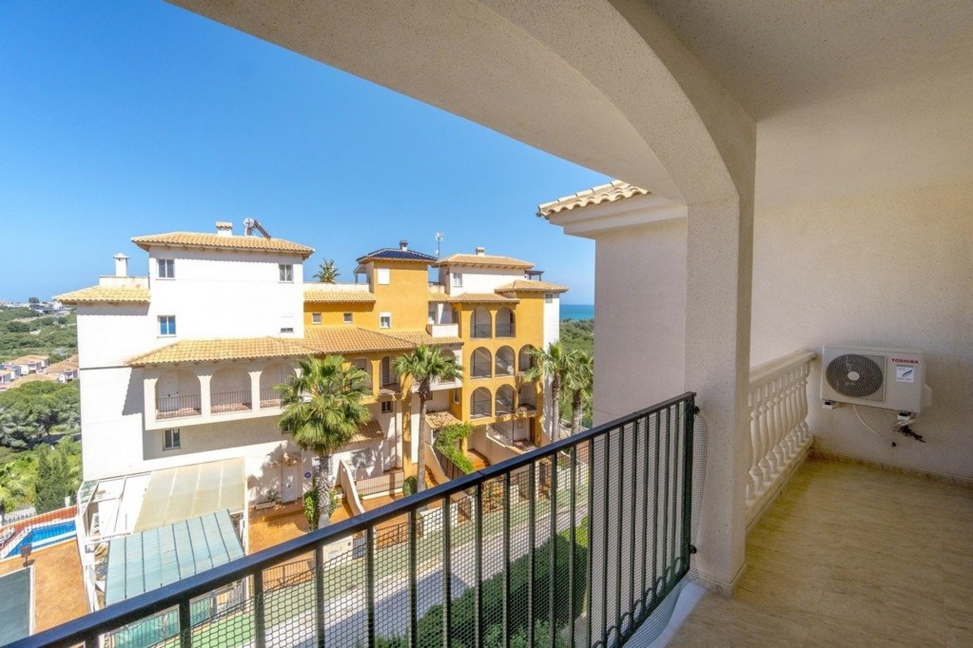 Resale - Apartment - Orihuela Costa - Campoamor