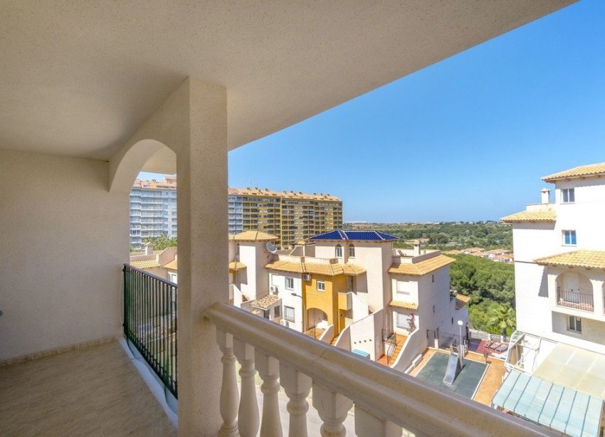 Resale - Apartment - Orihuela Costa - Campoamor