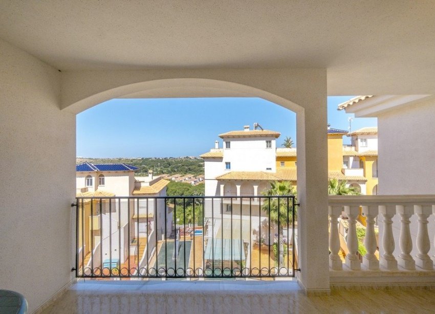 Resale - Apartment - Orihuela Costa - Campoamor