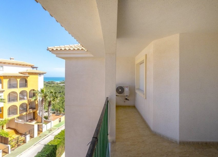 Resale - Apartment - Orihuela Costa - Campoamor