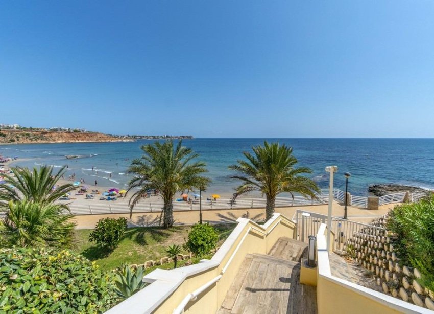 Resale - Apartment - Orihuela Costa - Campoamor