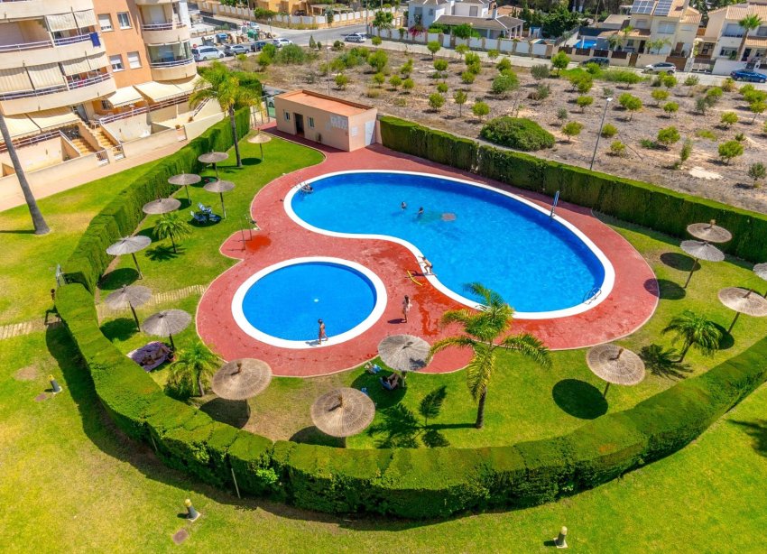 Resale - Apartment - Orihuela Costa - Campoamor