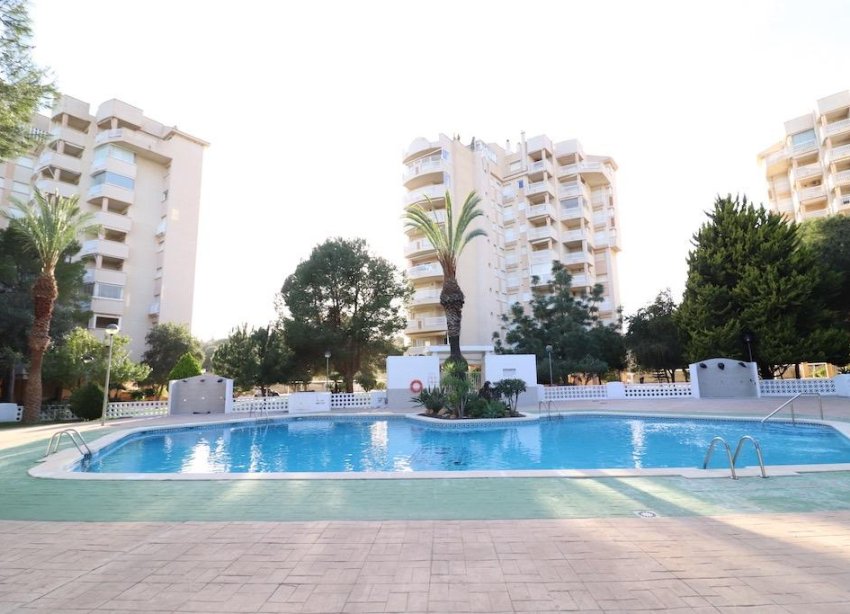 Resale - Apartment - Orihuela Costa - Campoamor