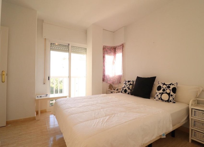 Resale - Apartment - Orihuela Costa - Campoamor