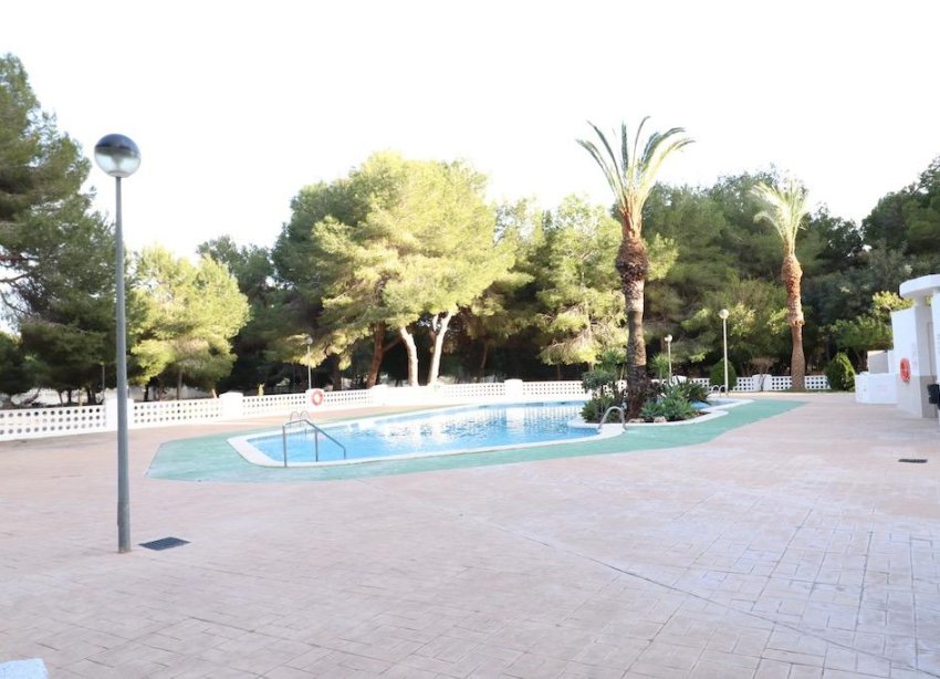 Resale - Apartment - Orihuela Costa - Campoamor