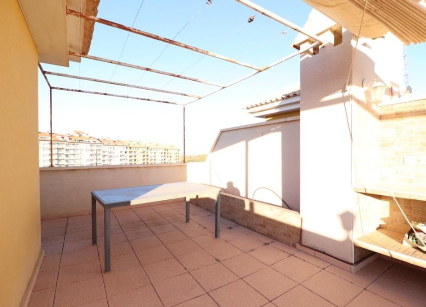 Resale - Apartment - Orihuela Costa - Campoamor