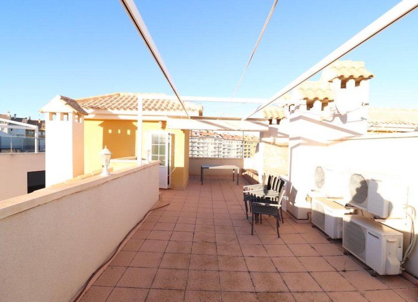 Resale - Apartment - Orihuela Costa - Campoamor