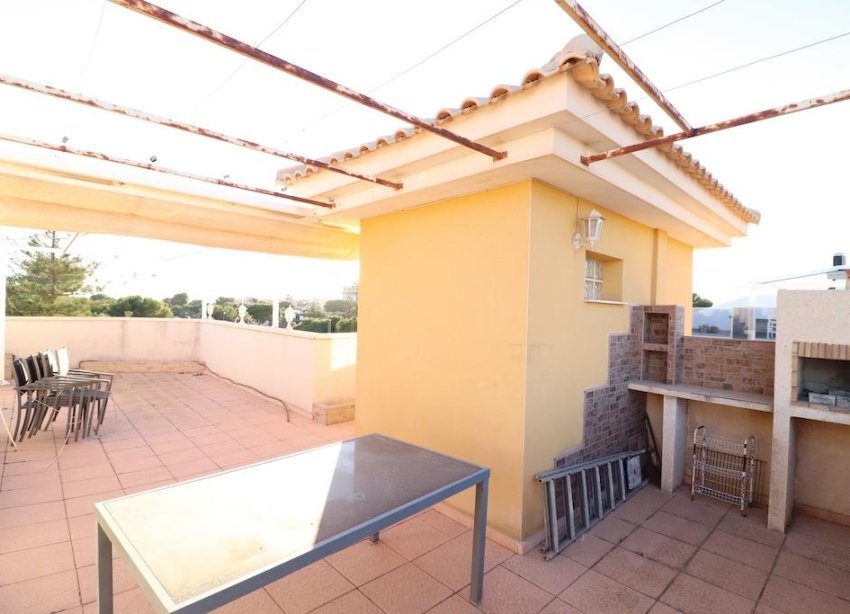 Resale - Apartment - Orihuela Costa - Campoamor