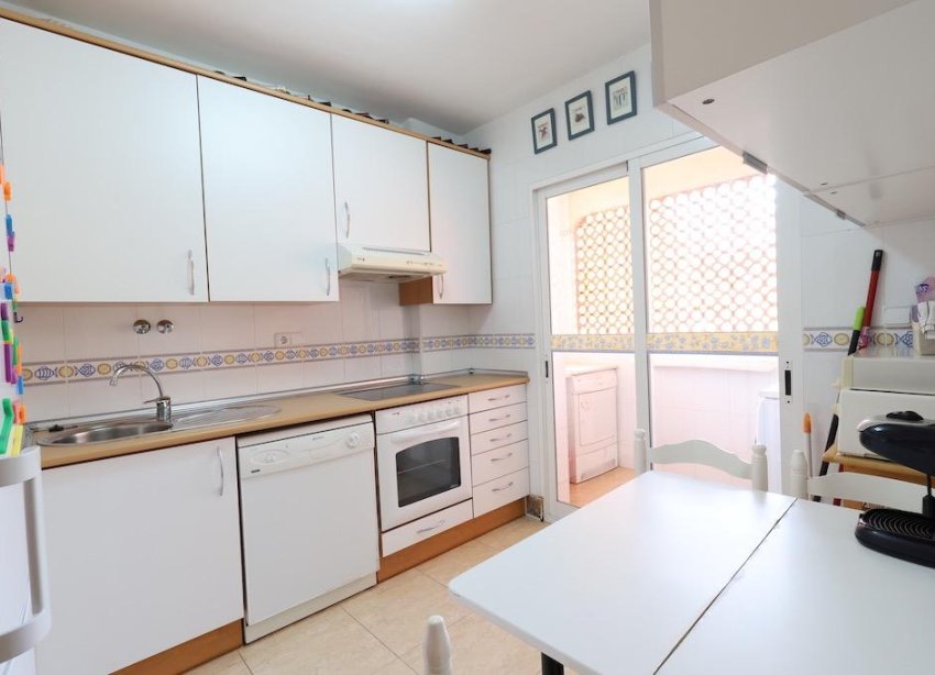 Resale - Apartment - Orihuela Costa - Campoamor