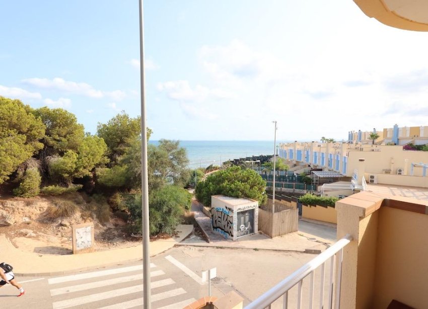 Resale - Apartment - Orihuela Costa - Campoamor