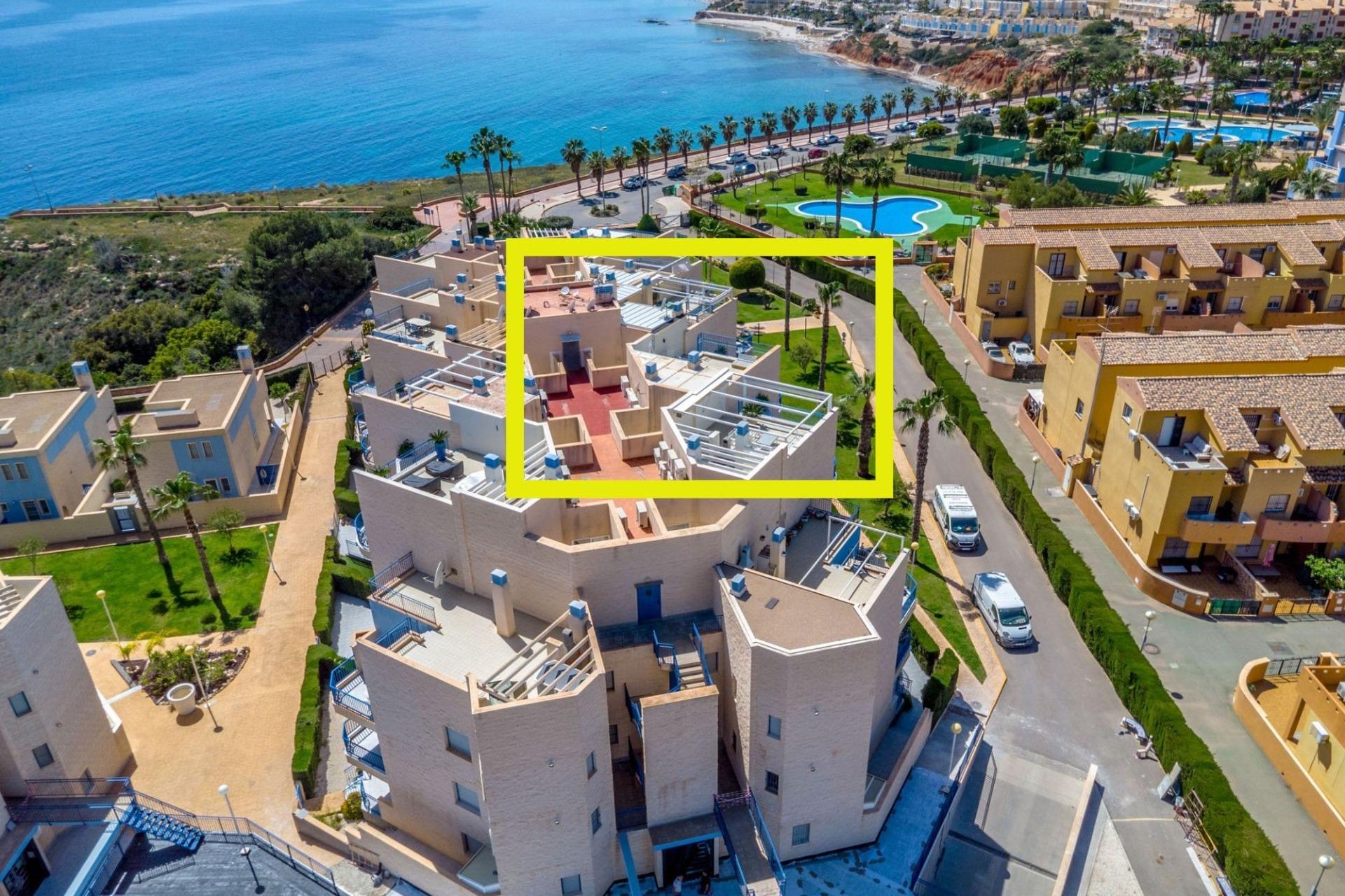 Resale - Apartment - Orihuela Costa - Campoamor