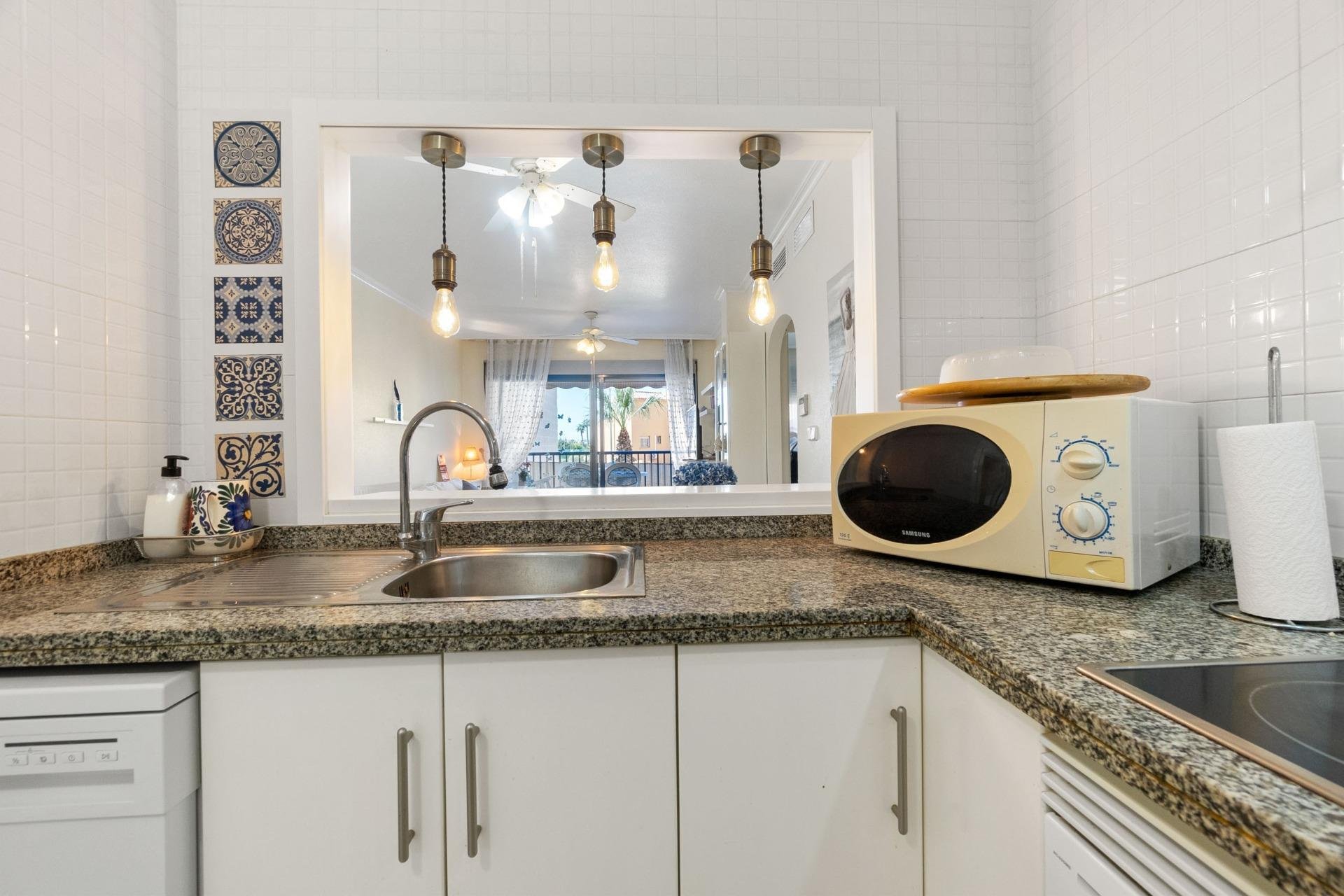 Resale - Apartment - Orihuela Costa - Campoamor