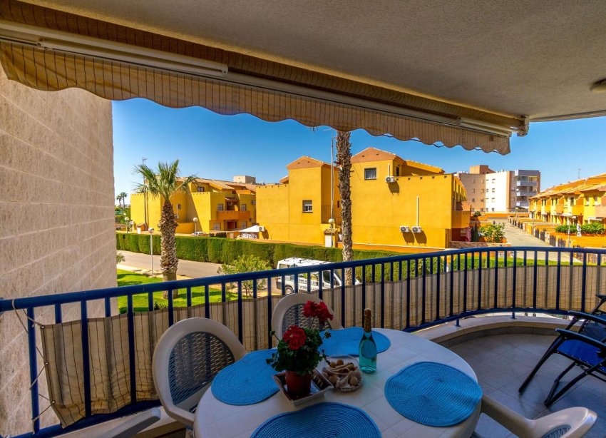 Resale - Apartment - Orihuela Costa - Campoamor