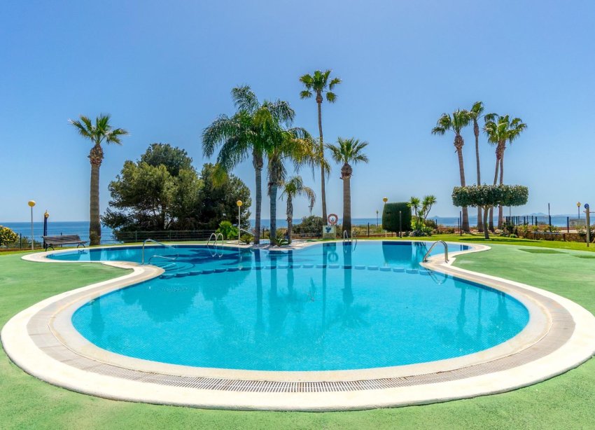 Resale - Apartment - Orihuela Costa - Campoamor