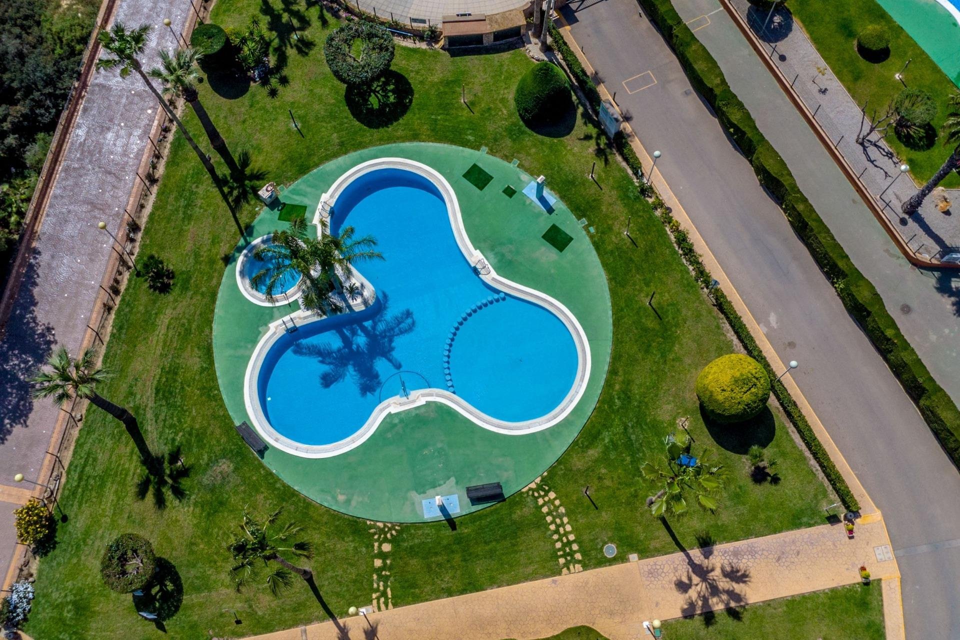 Resale - Apartment - Orihuela Costa - Campoamor