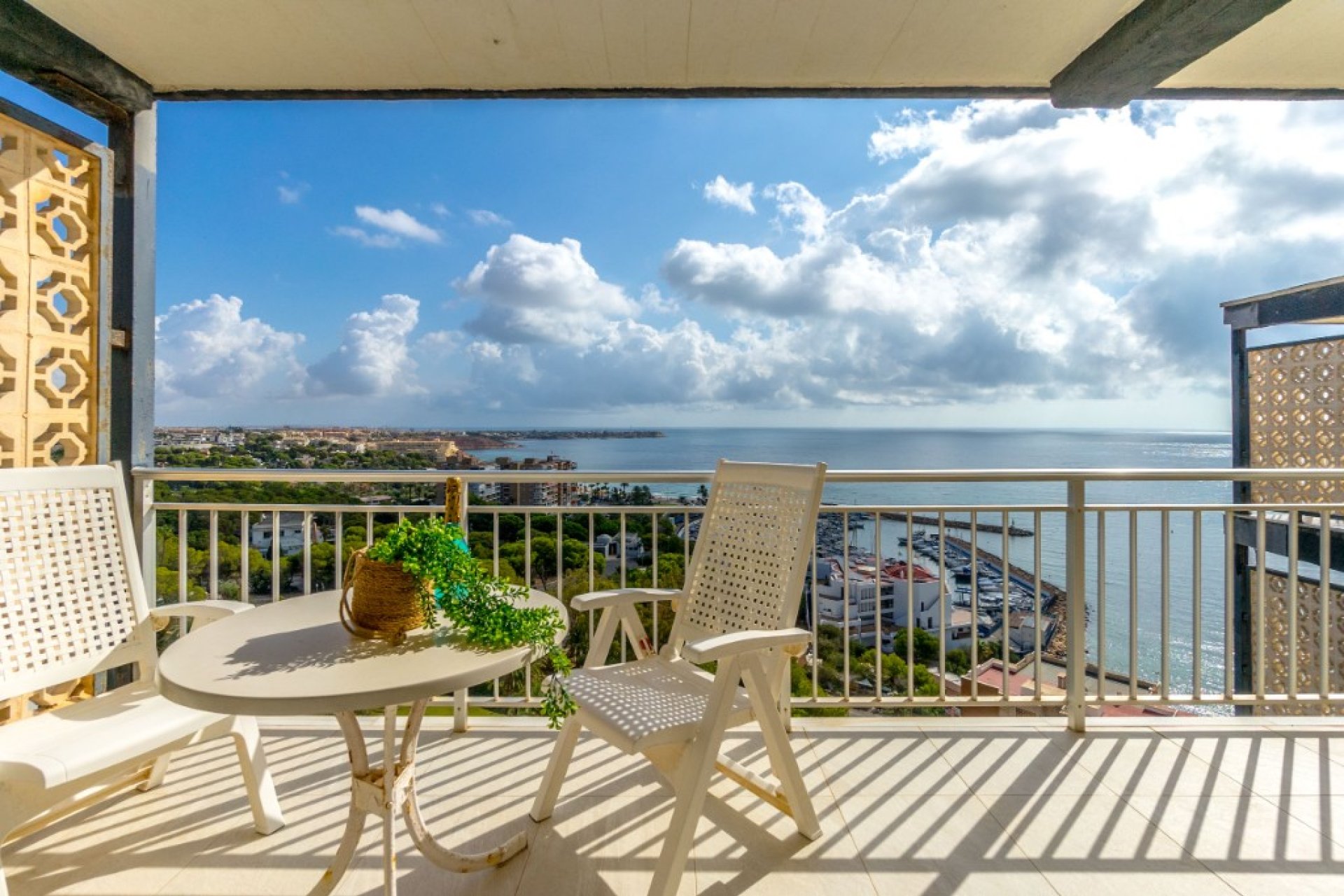 Resale - Apartment - Orihuela Costa - Campoamor