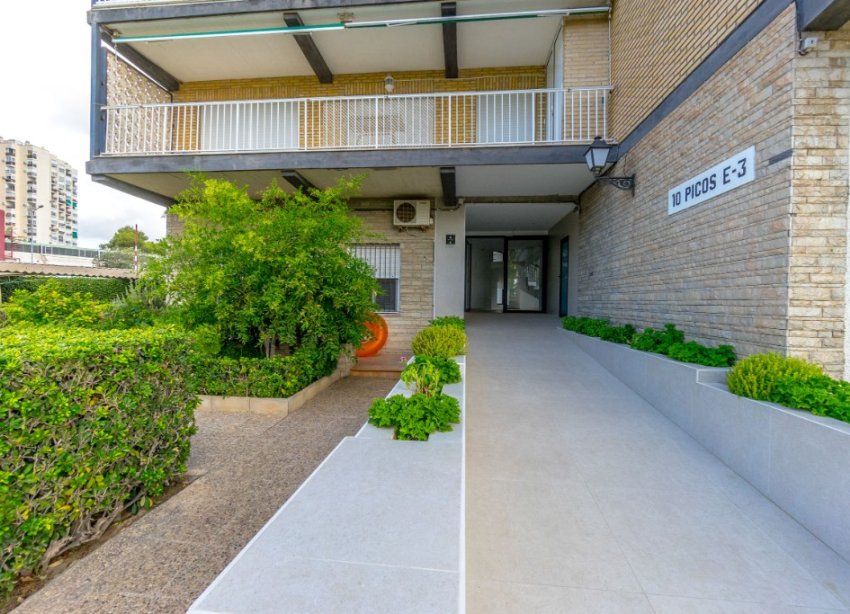 Resale - Apartment - Orihuela Costa - Campoamor