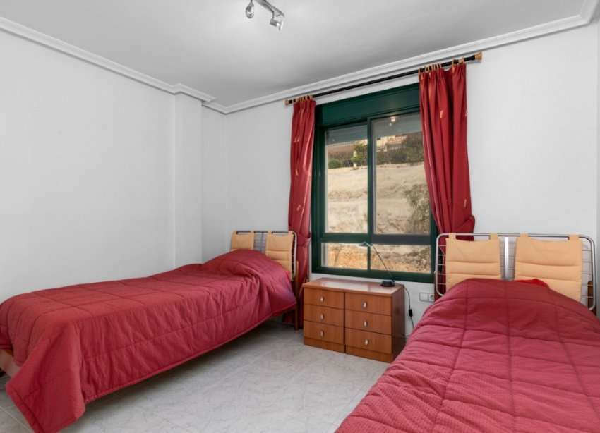 Resale - Apartment - Orihuela Costa - Campoamor