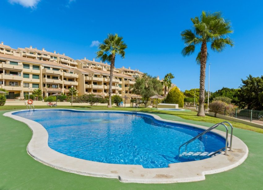 Resale - Apartment - Orihuela Costa - Campoamor