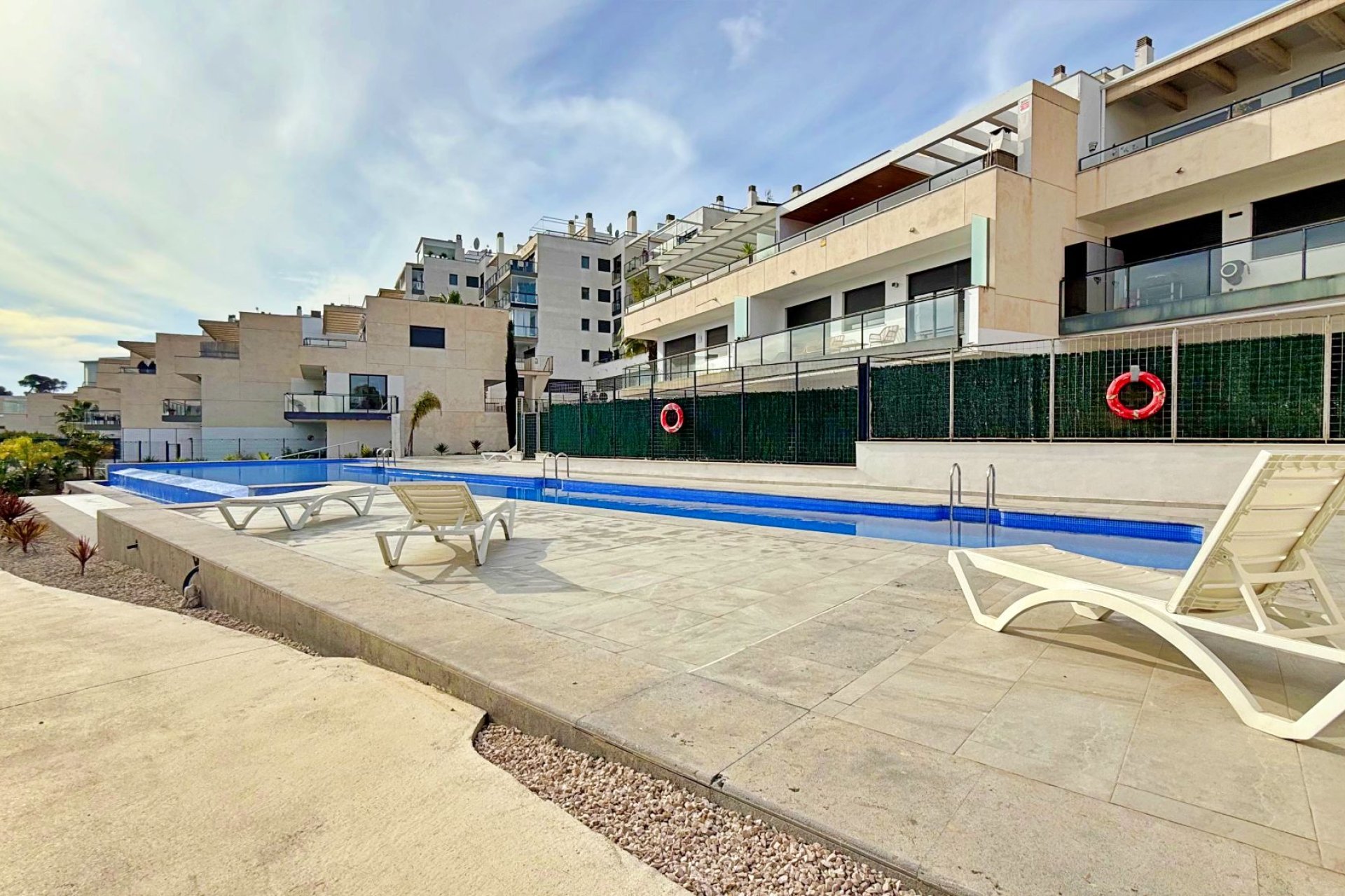 Resale - Apartment - Orihuela Costa - Campoamor
