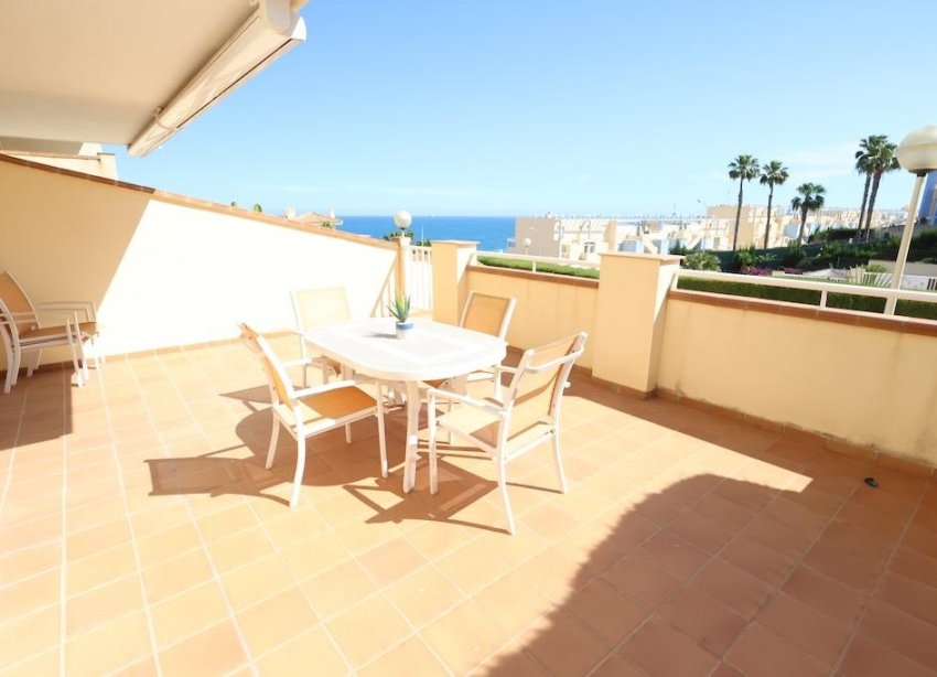 Resale - Apartment - Orihuela Costa - Campoamor
