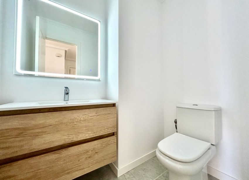 Resale - Apartment - Orihuela Costa - Campoamor