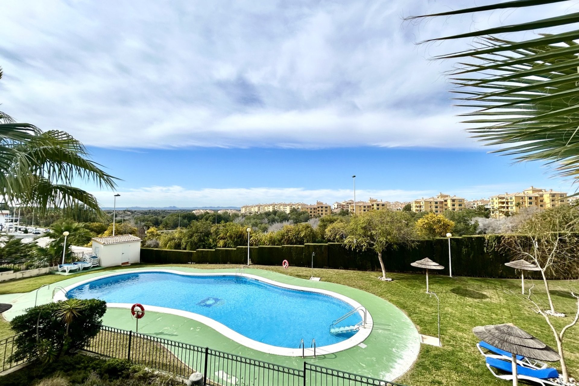 Resale - Apartment - Orihuela Costa - Campoamor