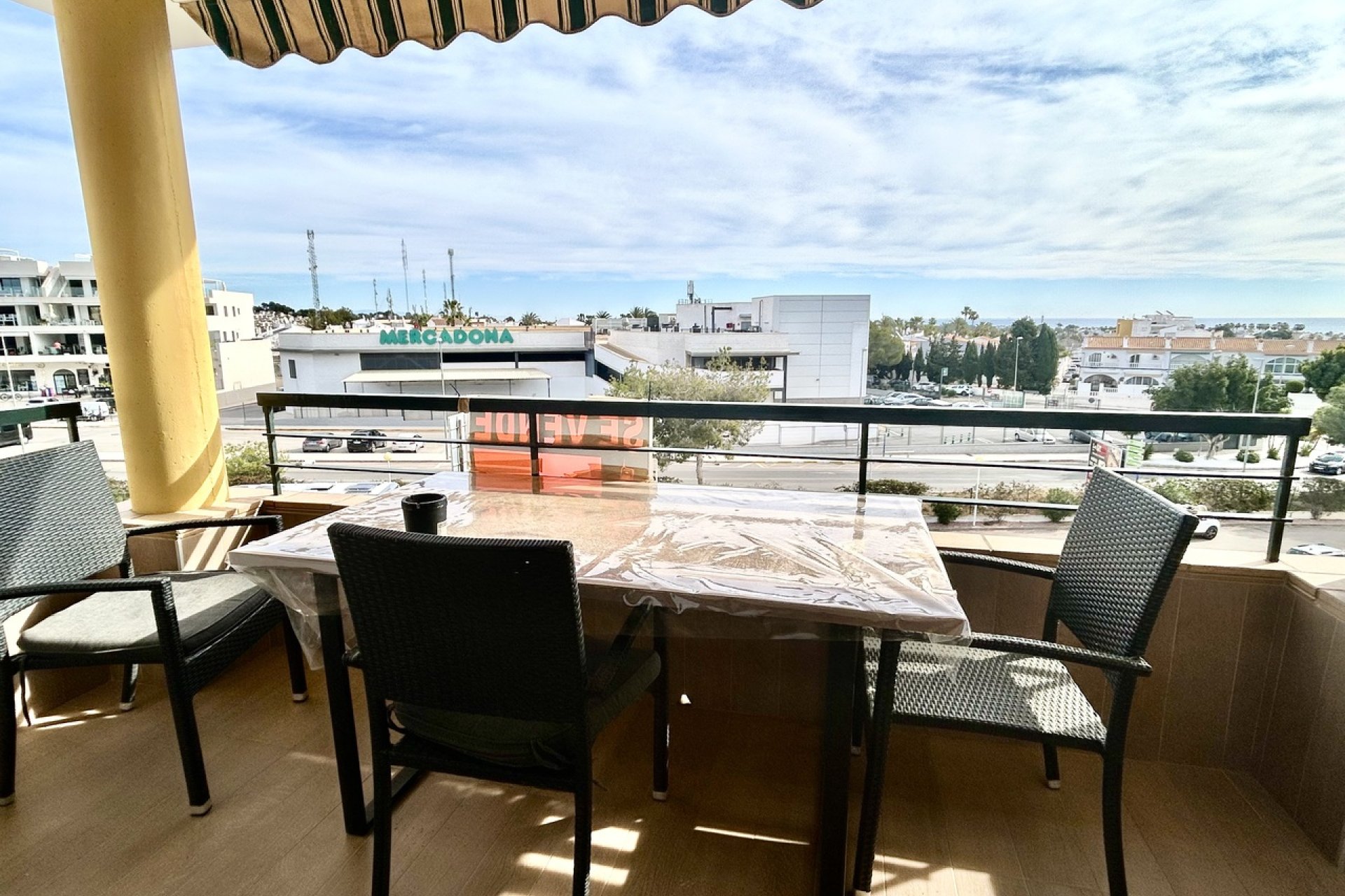 Resale - Apartment - Orihuela Costa - Campoamor