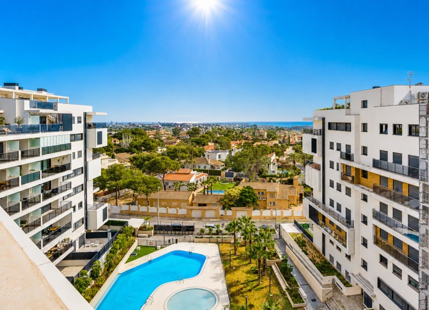 Resale - Apartment - Orihuela Costa - Campoamor