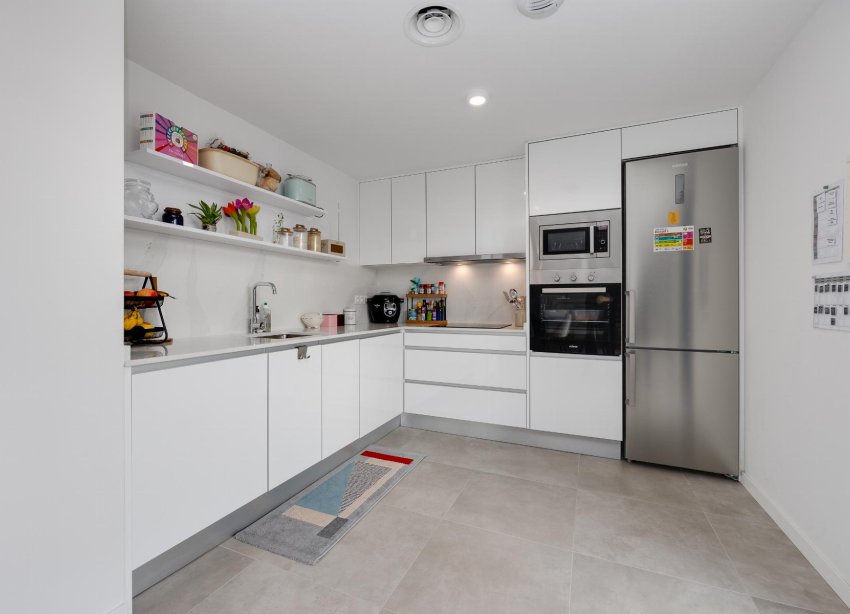 Resale - Apartment - Orihuela Costa - Campoamor