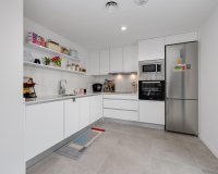 Resale - Apartment - Orihuela Costa - Campoamor