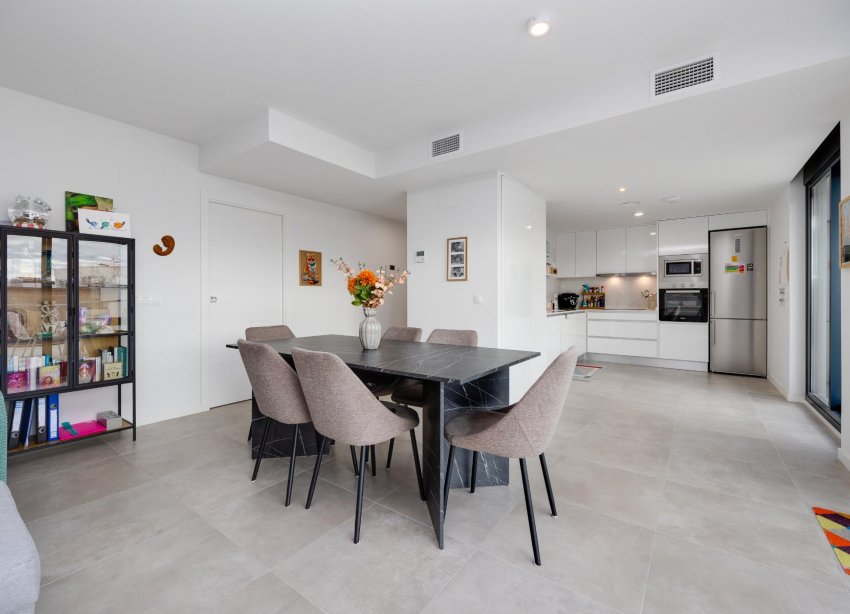 Resale - Apartment - Orihuela Costa - Campoamor