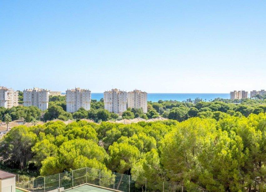 Resale - Apartment - Orihuela Costa - Campoamor