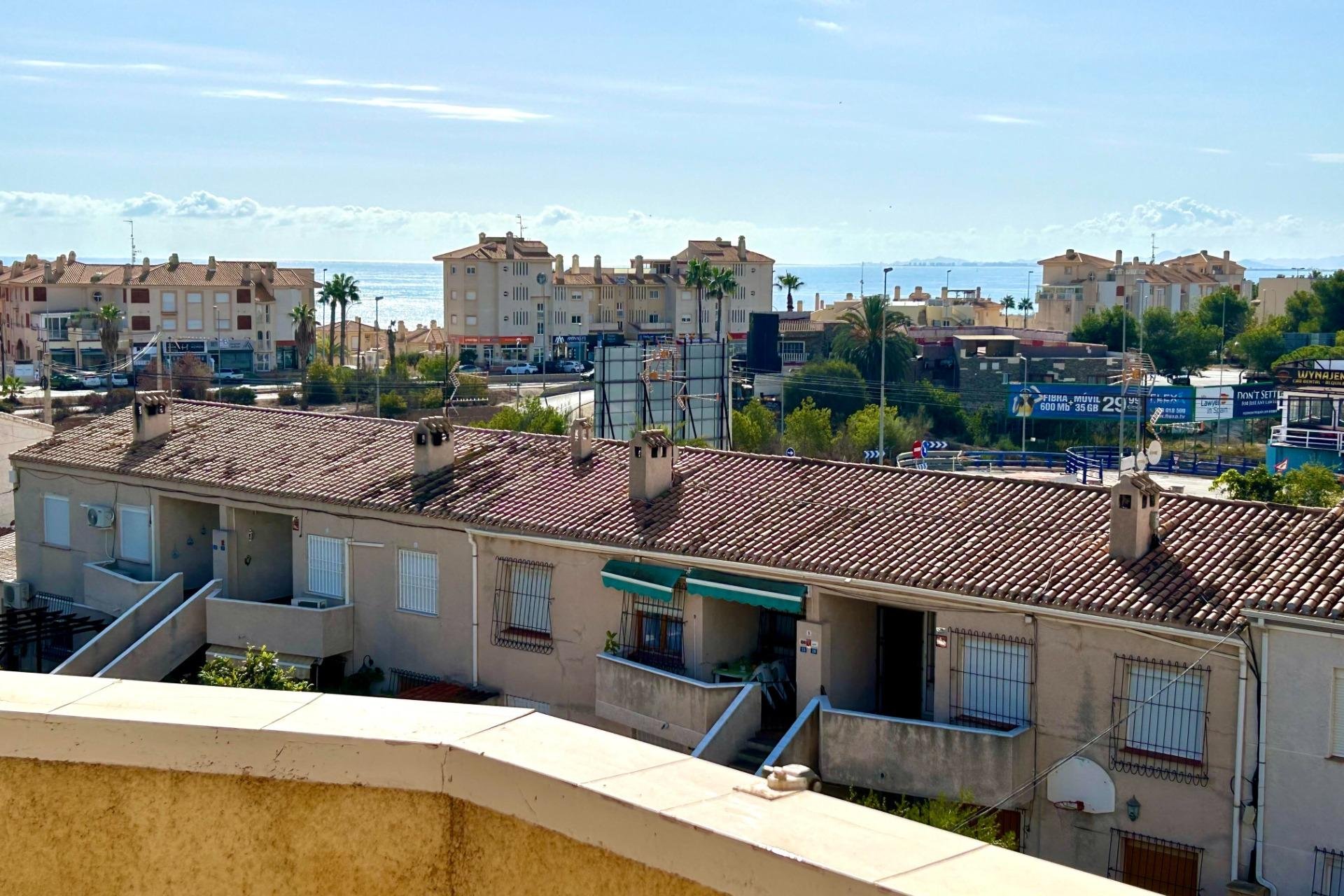 Resale - Apartment - Orihuela Costa - Campoamor