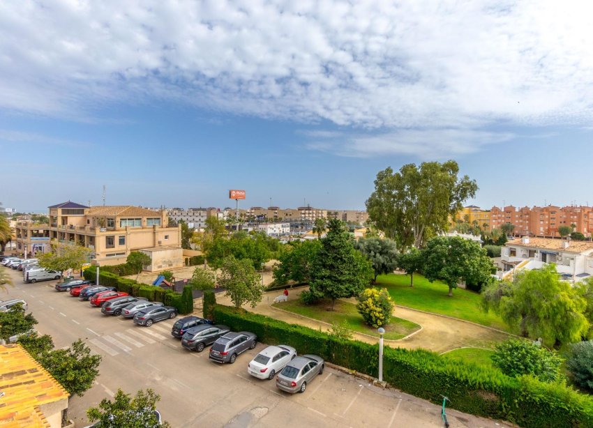 Resale - Apartment - Orihuela Costa - Campoamor