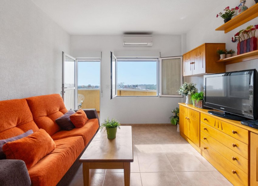 Resale - Apartment - Orihuela Costa - Campoamor