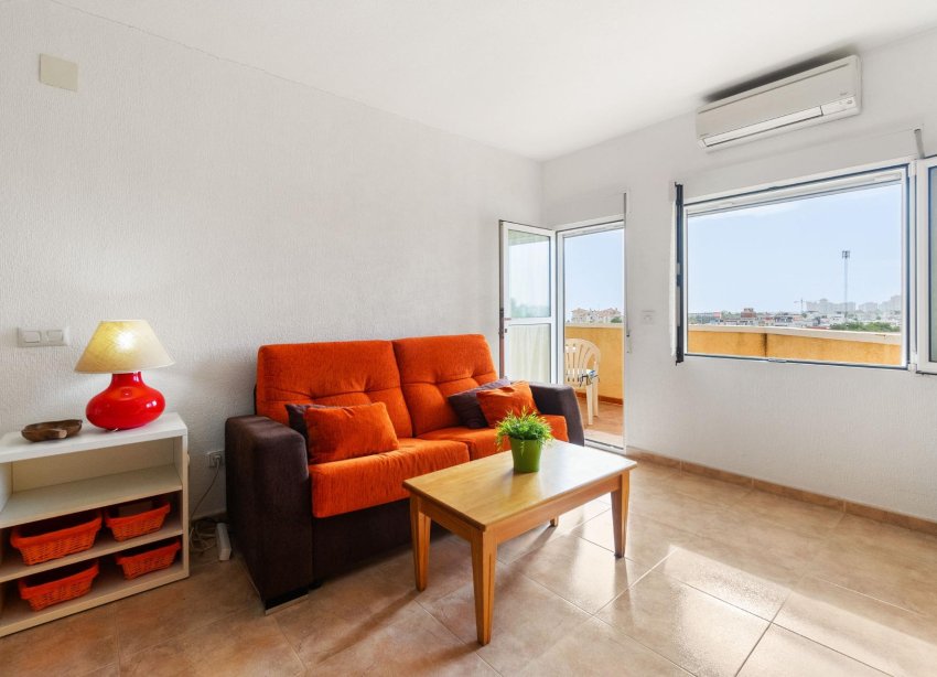 Resale - Apartment - Orihuela Costa - Campoamor