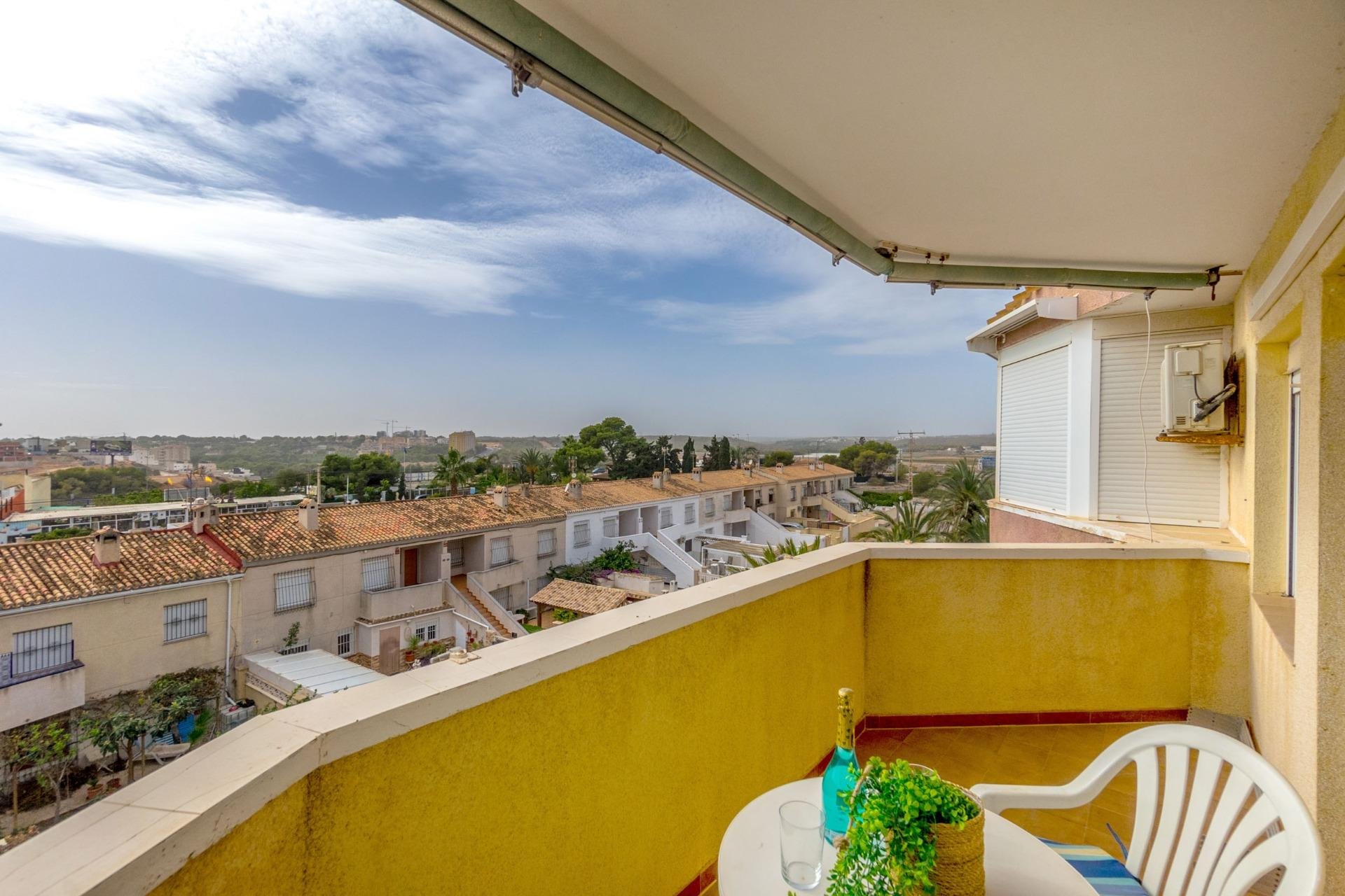 Resale - Apartment - Orihuela Costa - Campoamor