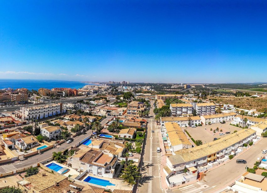 Resale - Apartment - Orihuela Costa - Campoamor